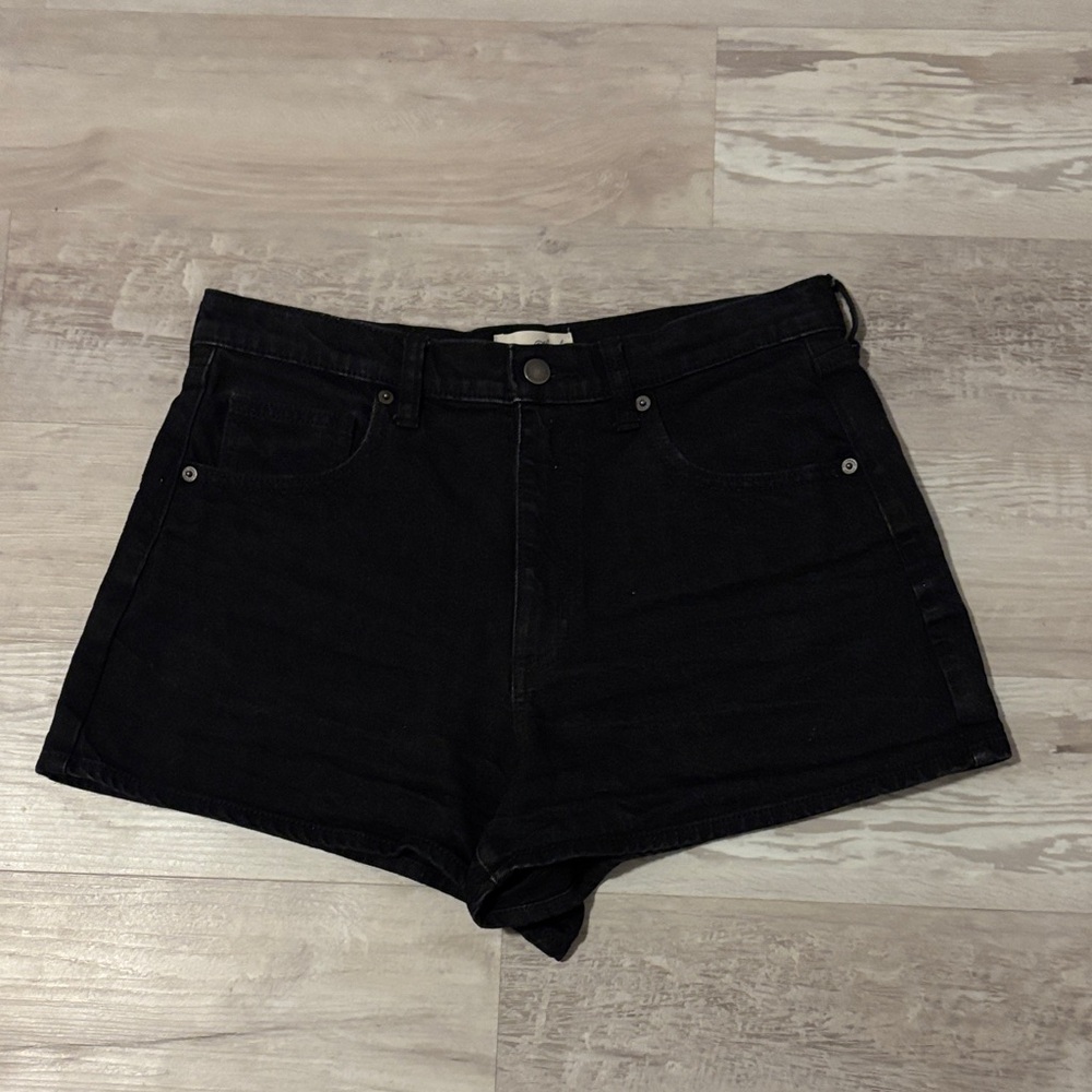 Universal Thread Women's Dark Denim 90’s Cut Off Shorts